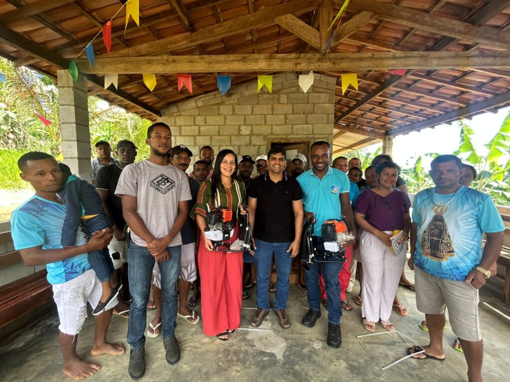 FEPESBA entrega roçadeiras para entidades de pesca e fortalece estrutura de apoio à aquicultura na Bahia